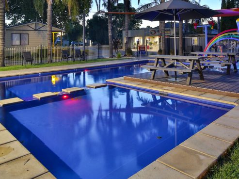 Beautiful fibreglass pool with light and a Wader installed