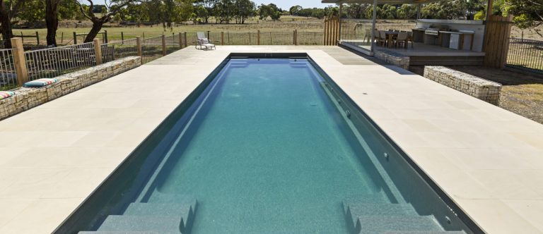 Contemporary pool shape for families