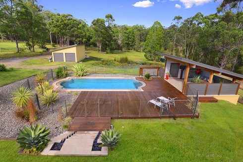 Mark Pollard Pools Contemporary pool showcasing our building and landscaping work