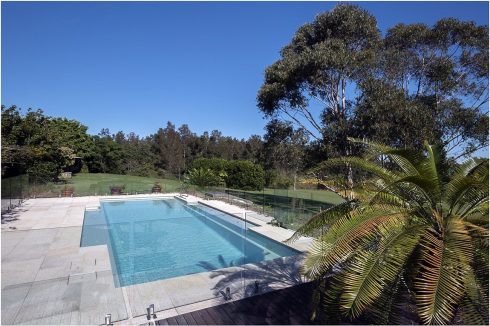 Mark Pollard Pools Vogue 10.2 fibreglass self cleaning pool Pearl with Sunpod 1