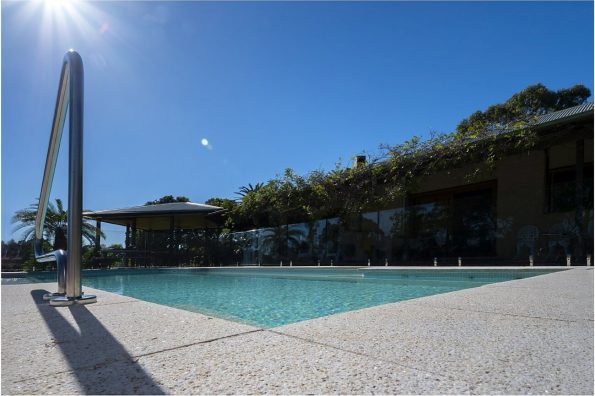 Mark Pollard Pools Vogue 10.2 fibreglass self cleaning pool Pearl with Sunpod 4